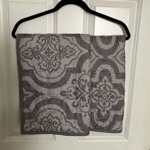 Kohls 2 Pillow Shams Queen